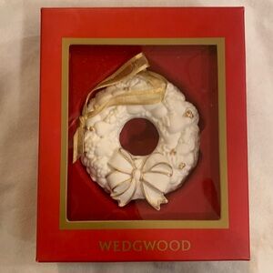 Wedgwood Christmas tree ornament in box wreath